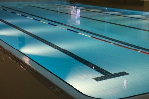 indoor-swimming-pool-735309_640　スイミング　水泳　プール